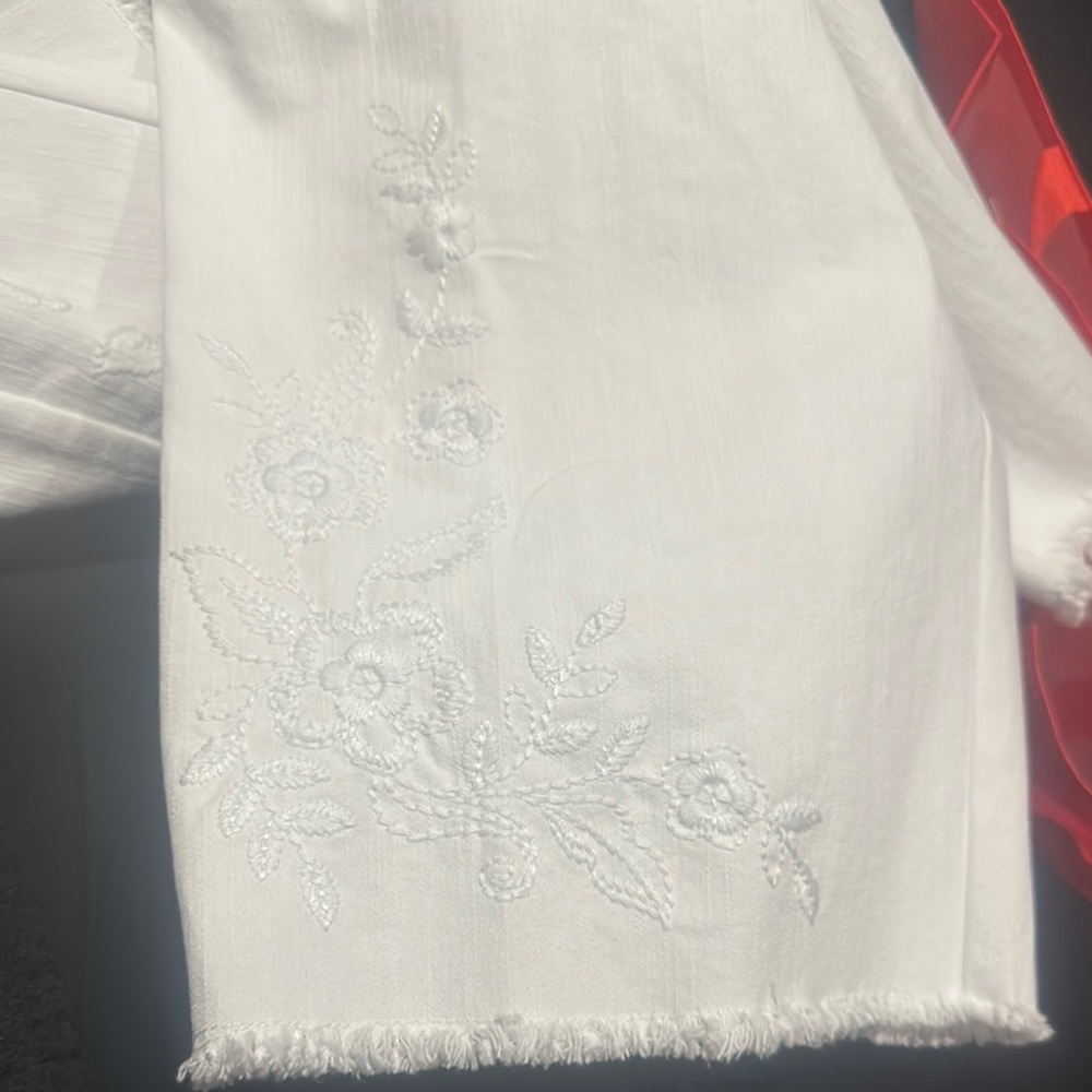 Alfred Dunner Blue Bayou Mid Rise Plus Capris - Picture 6 of 6